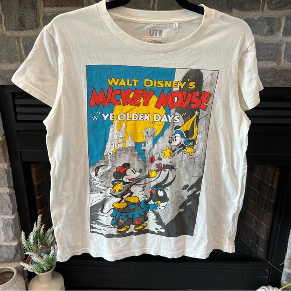 UNIQLO Disney Tee - Picture 1 of 3